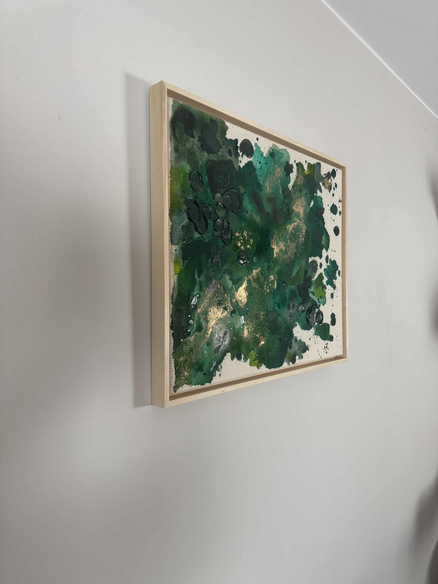 Waldspaziergang, 2025, Acryl und Gold auf roher Baumwollleinwand, Ansicht 6